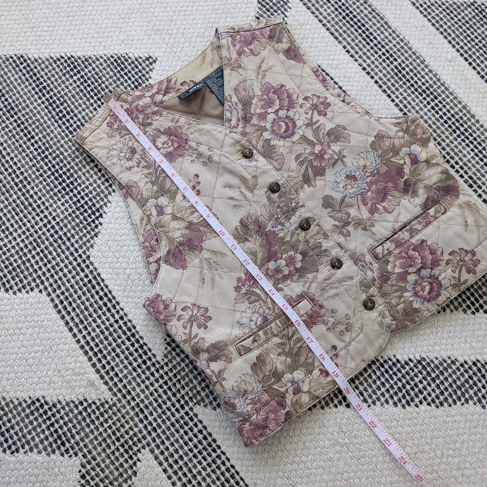 Liz Wear vintage quilted floral vest - Picture 6 of 9